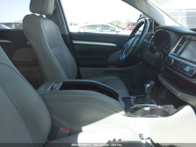 Photo 4 VIN: 5TDJZRFHXJS559615 - TOYOTA HIGHLANDER 