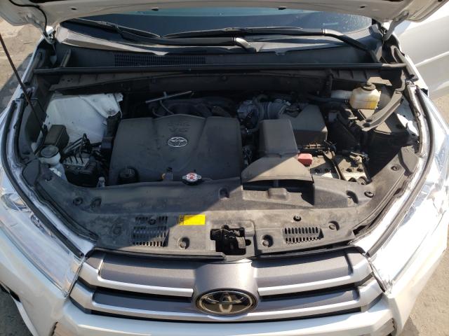 Photo 6 VIN: 5TDJZRFHXJS878772 - TOYOTA HIGHLANDER 