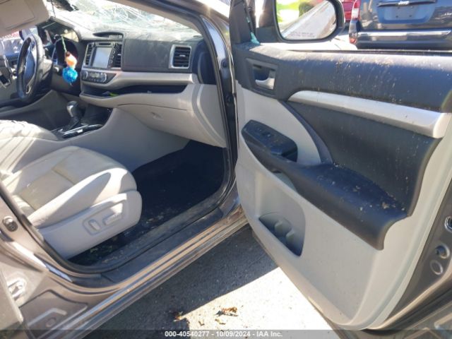 Photo 4 VIN: 5TDJZRFHXKS566873 - TOYOTA HIGHLANDER 