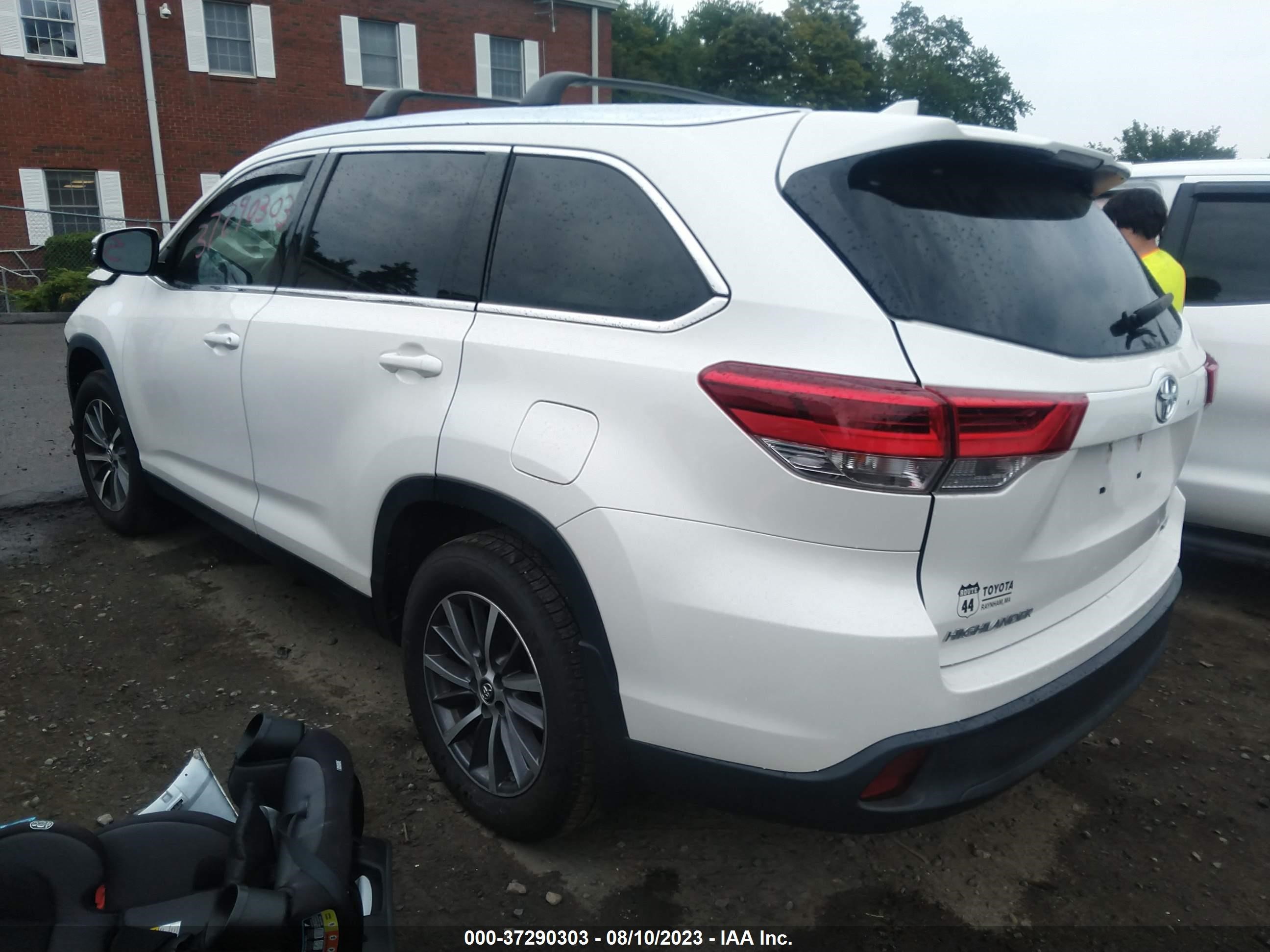 Photo 2 VIN: 5TDJZRFHXKS576982 - TOYOTA HIGHLANDER 