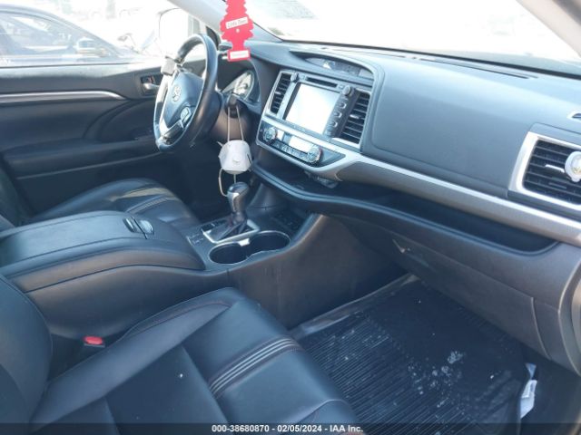 Photo 4 VIN: 5TDJZRFHXKS979845 - TOYOTA HIGHLANDER 