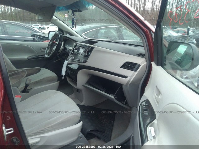 Photo 4 VIN: 5TDKA3DC0BS006554 - TOYOTA SIENNA 