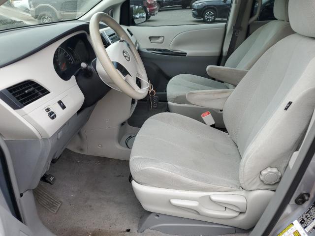 Photo 6 VIN: 5TDKA3DC1BS005560 - TOYOTA SIENNA 