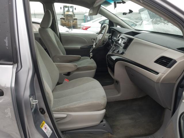 Photo 4 VIN: 5TDKA3DC1BS006661 - TOYOTA SIENNA BAS 