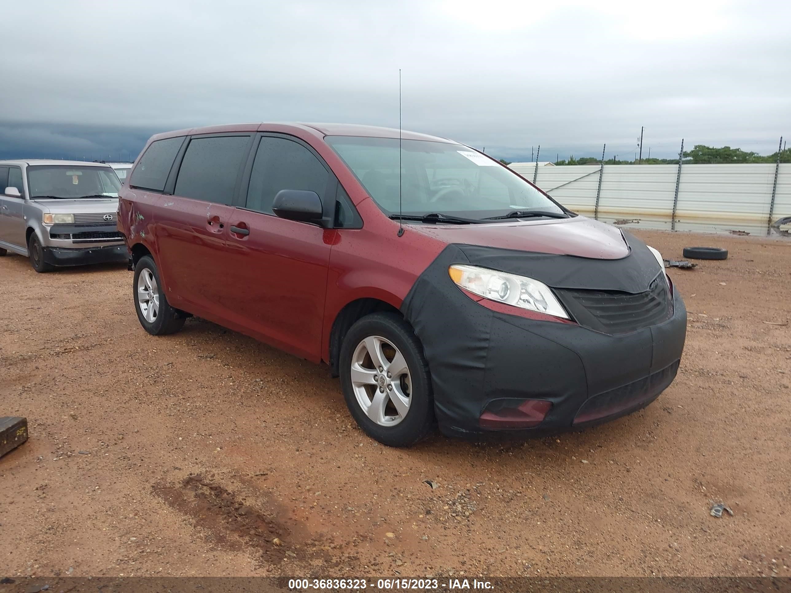 Photo 0 VIN: 5TDKA3DC1CS011618 - TOYOTA SIENNA 