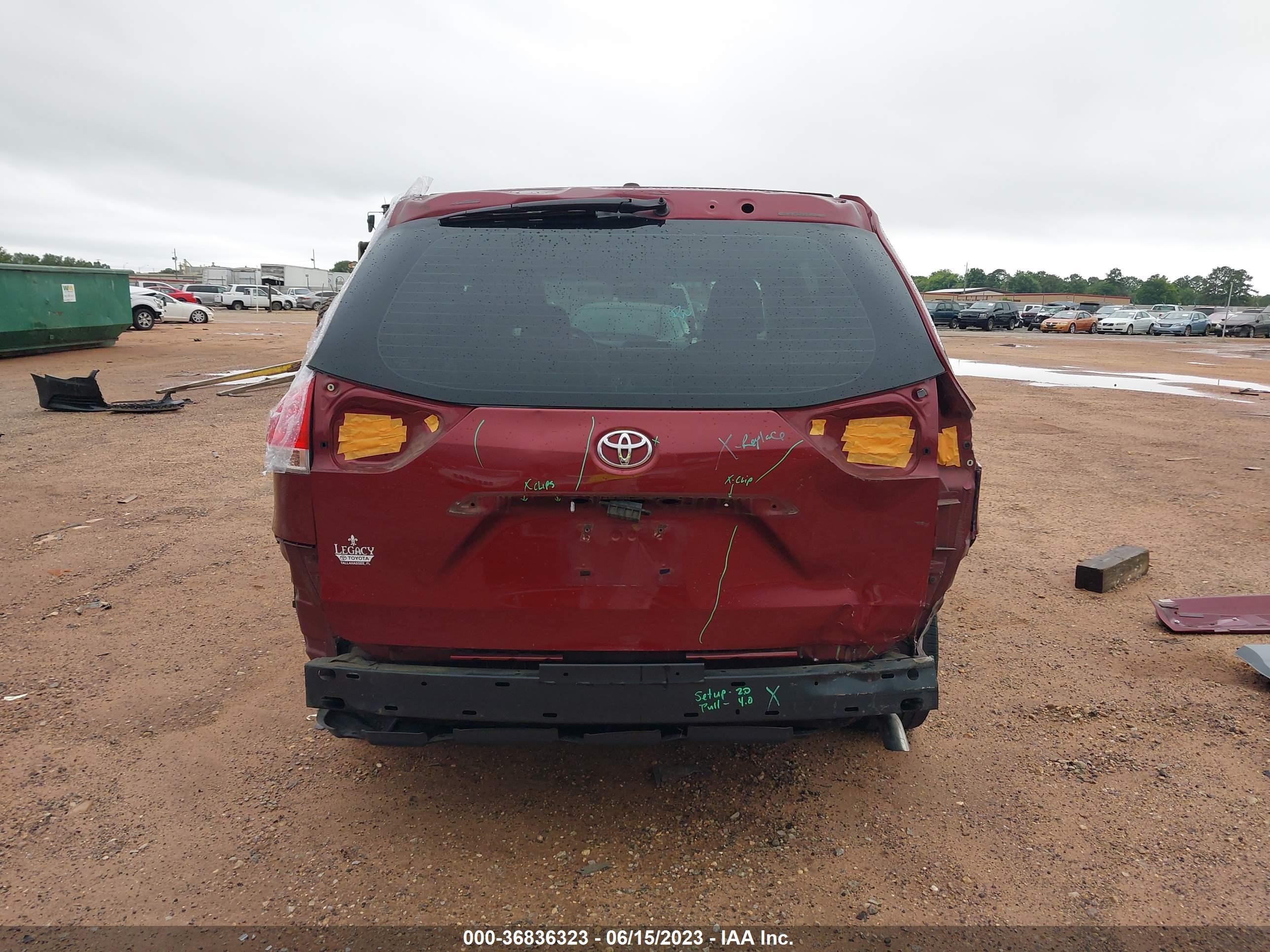 Photo 16 VIN: 5TDKA3DC1CS011618 - TOYOTA SIENNA 