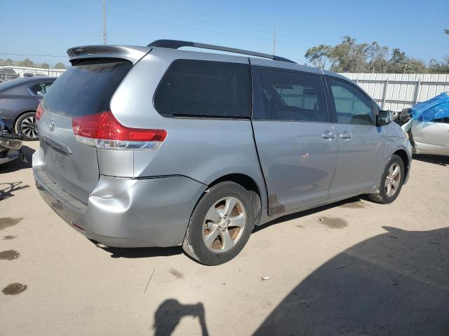 Photo 2 VIN: 5TDKA3DC2BS005261 - TOYOTA SIENNA BAS 