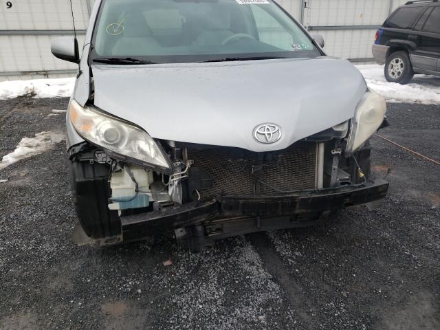 Photo 8 VIN: 5TDKA3DC2BS005664 - TOYOTA SIENNA BAS 