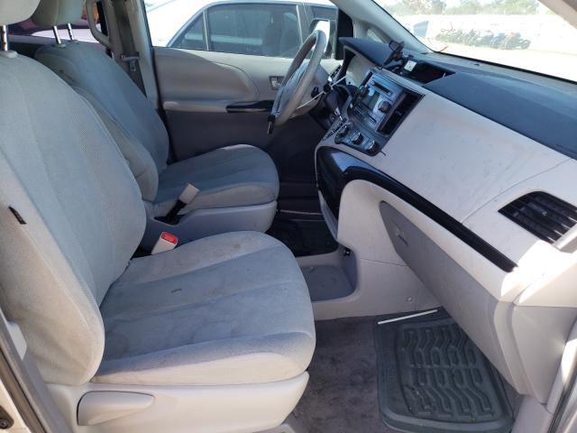 Photo 4 VIN: 5TDKA3DC2BS005731 - TOYOTA SIENNA BAS 