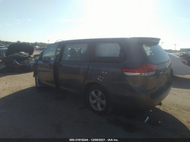 Photo 2 VIN: 5TDKA3DC2CS011353 - TOYOTA SIENNA 