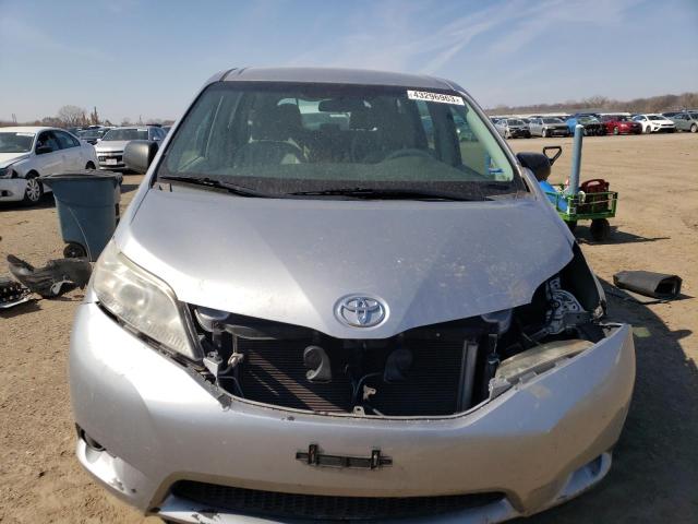 Photo 4 VIN: 5TDKA3DC3BS003048 - TOYOTA SIENNA BAS 