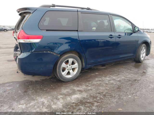 Photo 3 VIN: 5TDKA3DC3BS006113 - TOYOTA SIENNA 