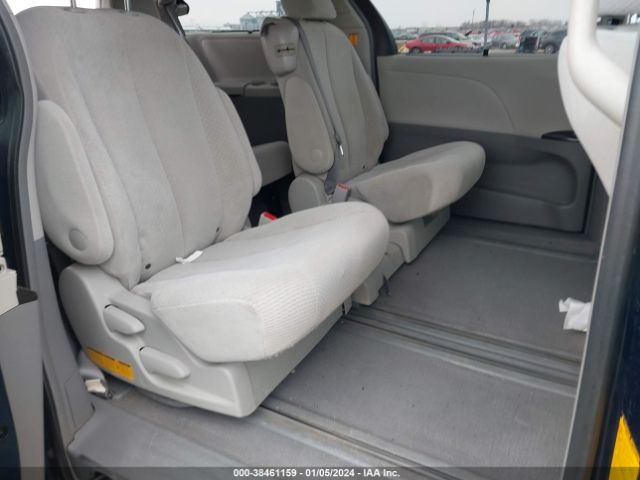 Photo 7 VIN: 5TDKA3DC3BS006113 - TOYOTA SIENNA 