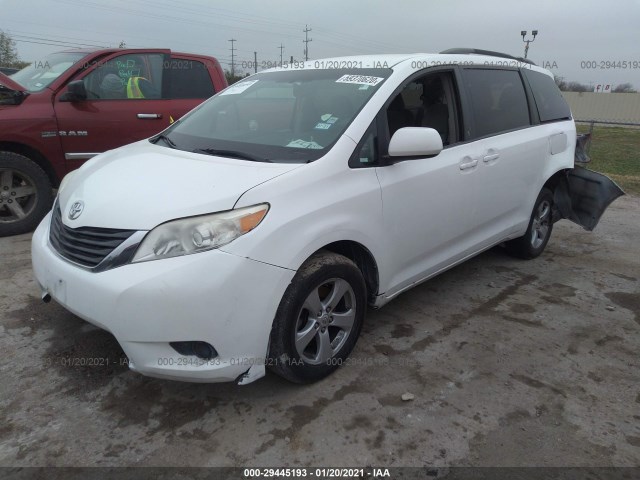 Photo 1 VIN: 5TDKA3DC3CS010647 - TOYOTA SIENNA 