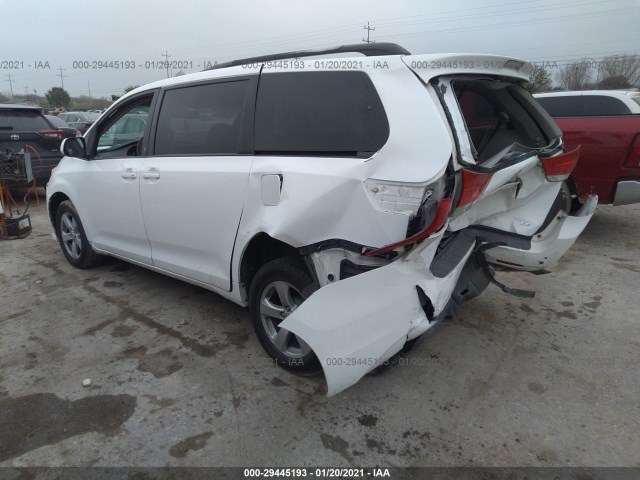 Photo 2 VIN: 5TDKA3DC3CS010647 - TOYOTA SIENNA 