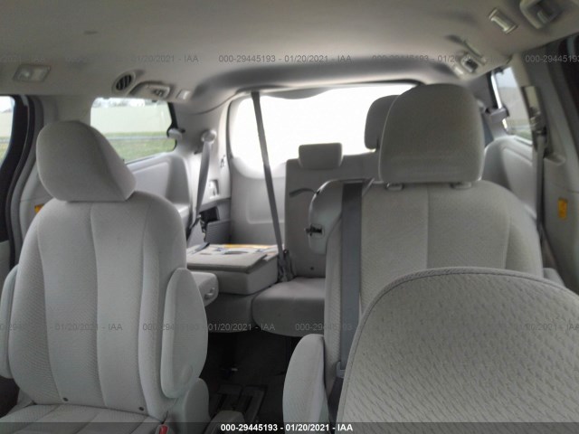 Photo 7 VIN: 5TDKA3DC3CS010647 - TOYOTA SIENNA 