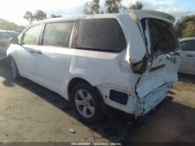 Photo 2 VIN: 5TDKA3DC3CS013080 - TOYOTA SIENNA 