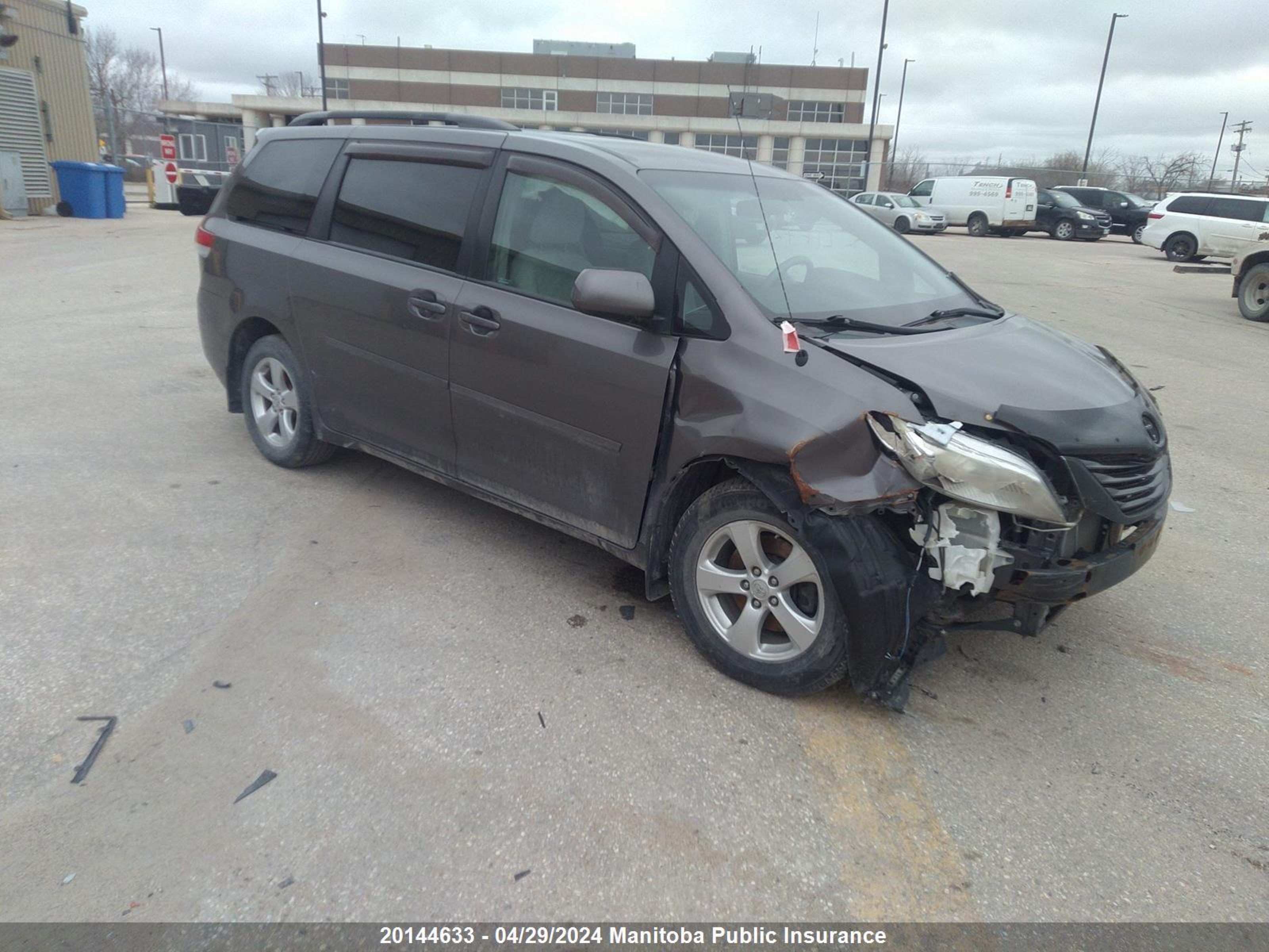 Photo 0 VIN: 5TDKA3DC4BS004418 - TOYOTA SIENNA 