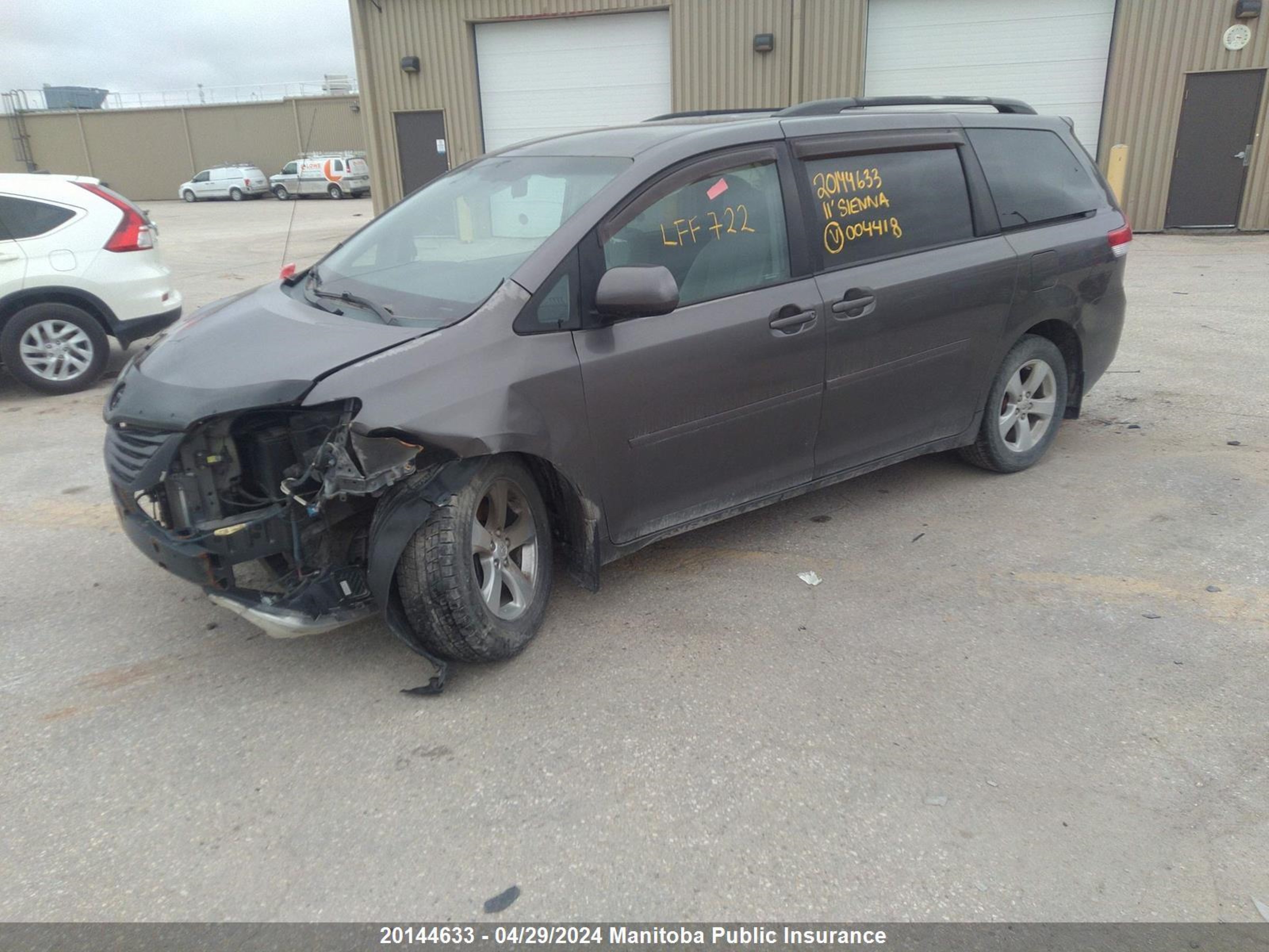 Photo 1 VIN: 5TDKA3DC4BS004418 - TOYOTA SIENNA 