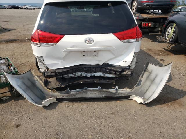 Photo 8 VIN: 5TDKA3DC4CS014674 - TOYOTA SIENNA BAS 