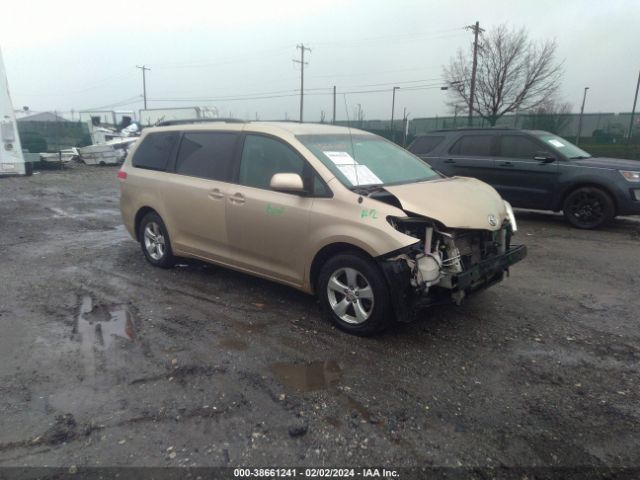 Photo 0 VIN: 5TDKA3DC5BS003844 - TOYOTA SIENNA 