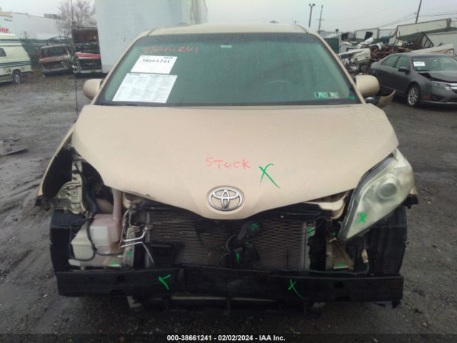 Photo 9 VIN: 5TDKA3DC5BS003844 - TOYOTA SIENNA 