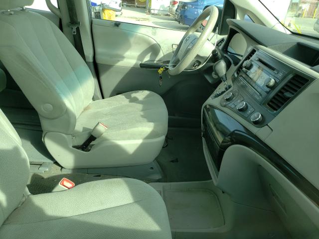 Photo 4 VIN: 5TDKA3DC5CS010035 - TOYOTA SIENNA BAS 