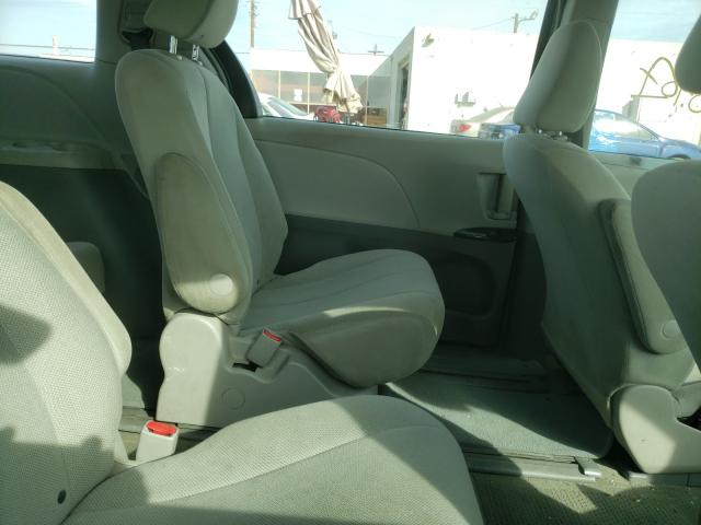 Photo 5 VIN: 5TDKA3DC5CS010035 - TOYOTA SIENNA BAS 