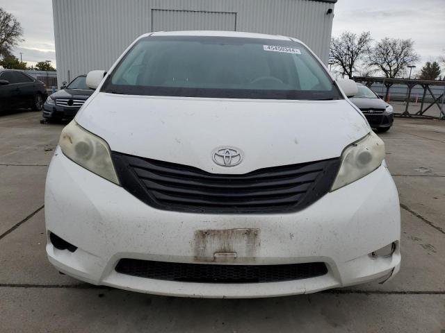 Photo 4 VIN: 5TDKA3DC5CS010939 - TOYOTA SIENNA 