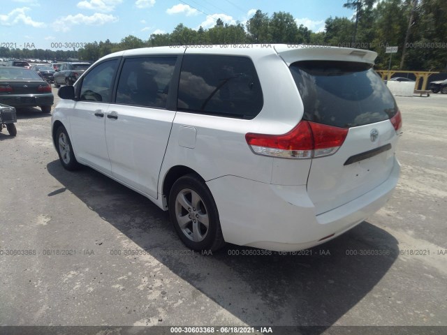 Photo 2 VIN: 5TDKA3DC5CS011492 - TOYOTA SIENNA 