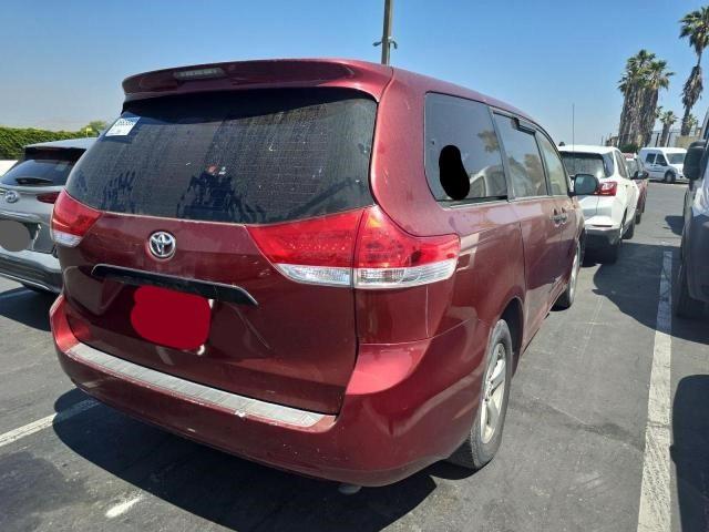 Photo 3 VIN: 5TDKA3DC5CS013839 - TOYOTA SIENNA 