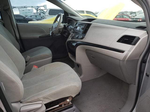 Photo 4 VIN: 5TDKA3DC6BS004257 - TOYOTA SIENNA BAS 