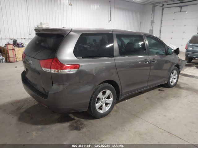 Photo 3 VIN: 5TDKA3DC6BS004713 - TOYOTA SIENNA 