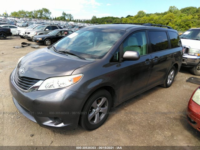 Photo 1 VIN: 5TDKA3DC6CS012912 - TOYOTA SIENNA 