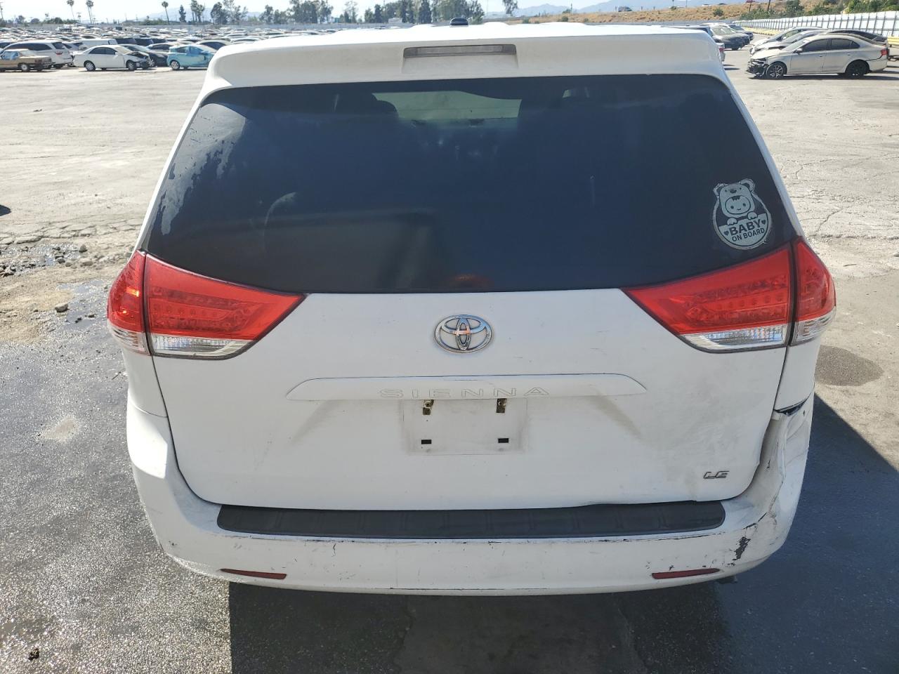 Photo 17 VIN: 5TDKA3DC6CS014224 - TOYOTA SIENNA 