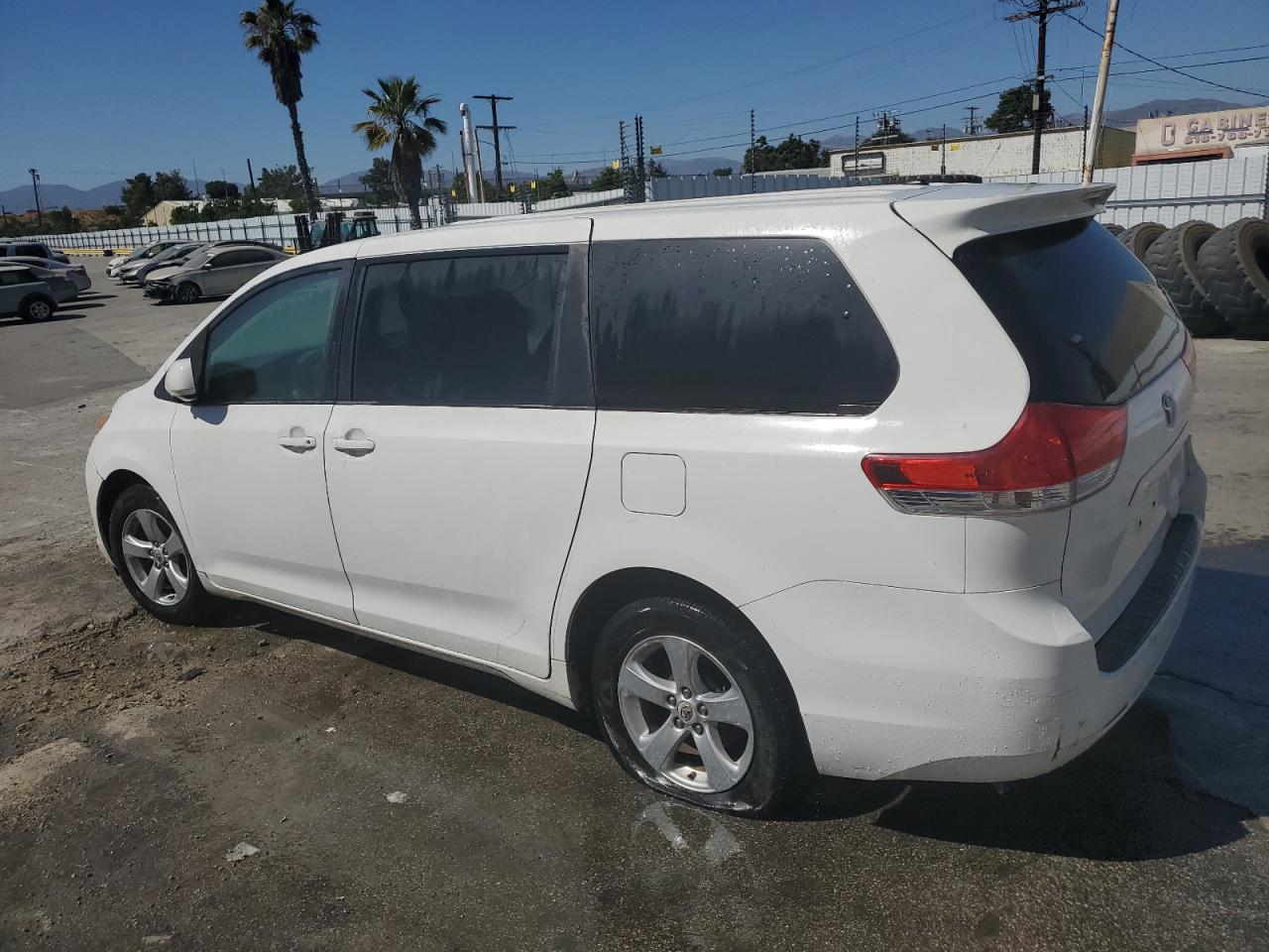 Photo 22 VIN: 5TDKA3DC6CS014224 - TOYOTA SIENNA 