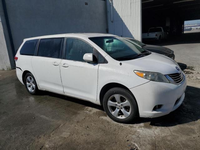 Photo 3 VIN: 5TDKA3DC6CS014224 - TOYOTA SIENNA 