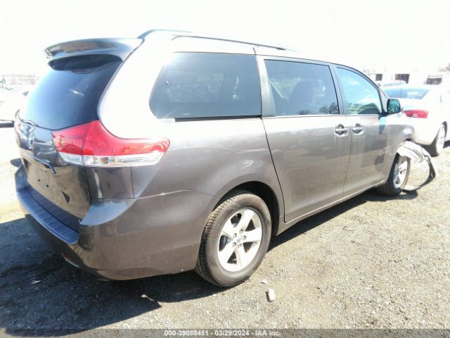 Photo 3 VIN: 5TDKA3DC8BS006012 - TOYOTA SIENNA 