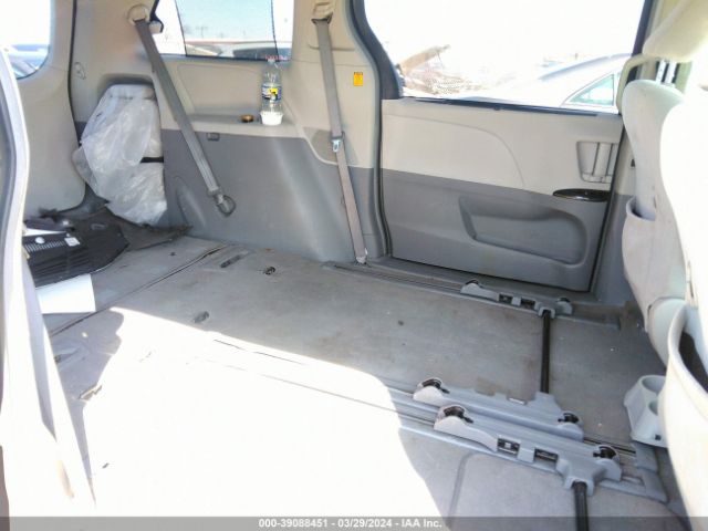 Photo 7 VIN: 5TDKA3DC8BS006012 - TOYOTA SIENNA 