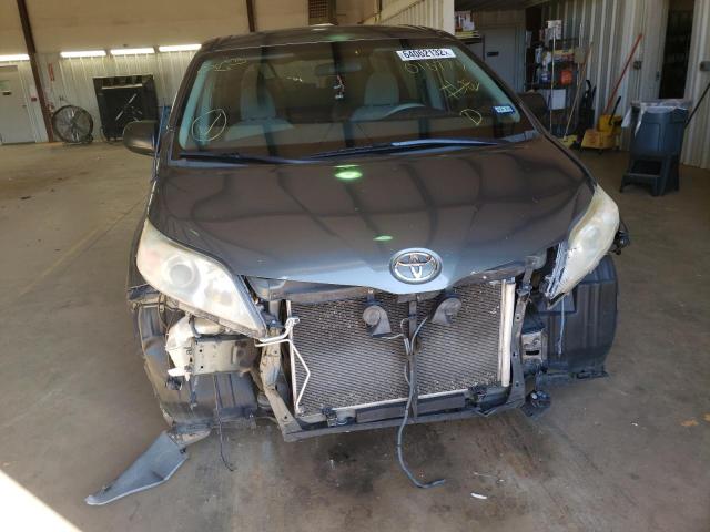 Photo 8 VIN: 5TDKA3DC8CS010773 - TOYOTA SIENNA BAS 