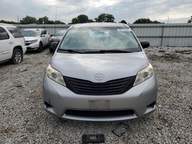 Photo 4 VIN: 5TDKA3DC9CS010281 - TOYOTA SIENNA 