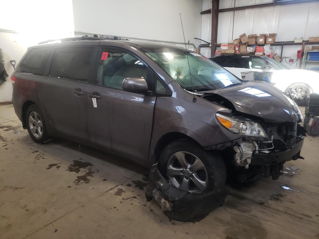 Photo 3 VIN: 5TDKA3DC9DS016745 - TOYOTA SIENNA 