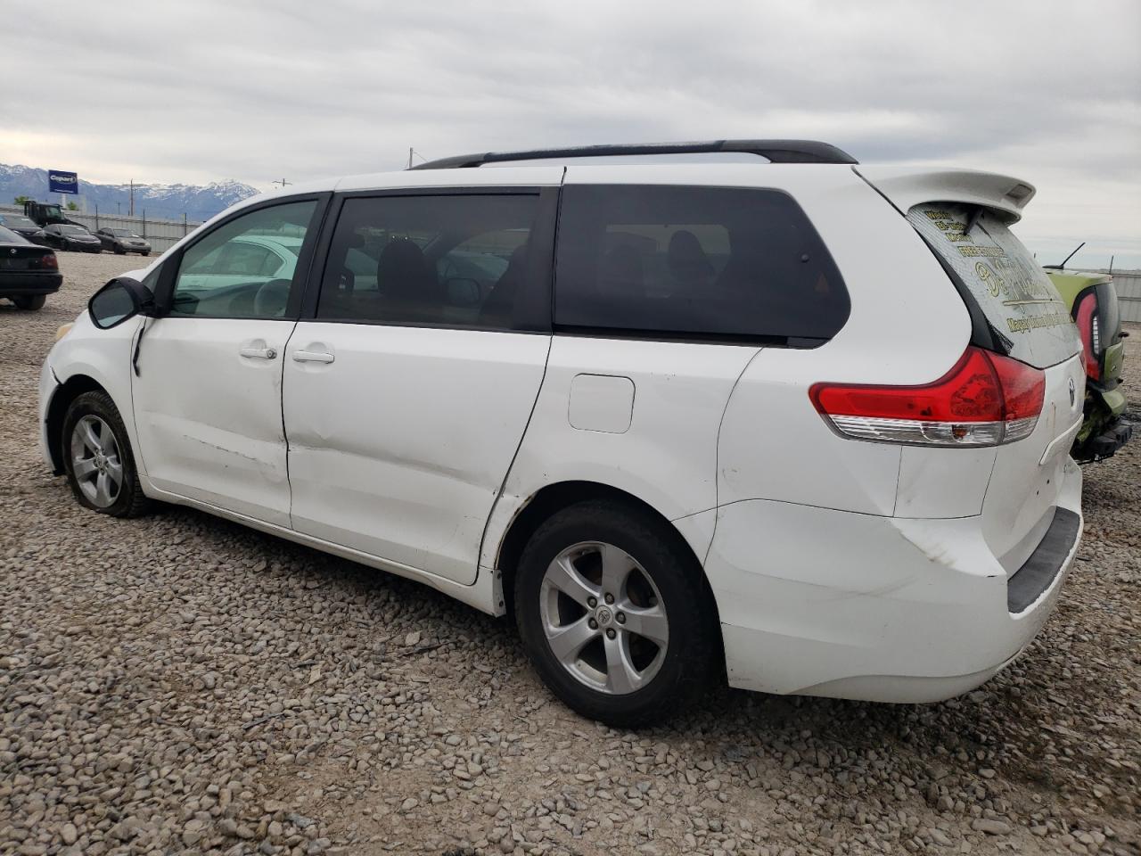 Photo 1 VIN: 5TDKA3DCXBS008893 - TOYOTA SIENNA 