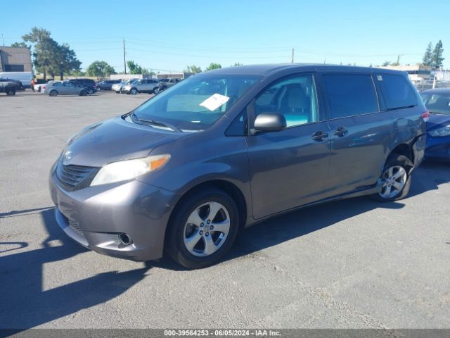 Photo 1 VIN: 5TDKA3DCXCS011021 - TOYOTA SIENNA 