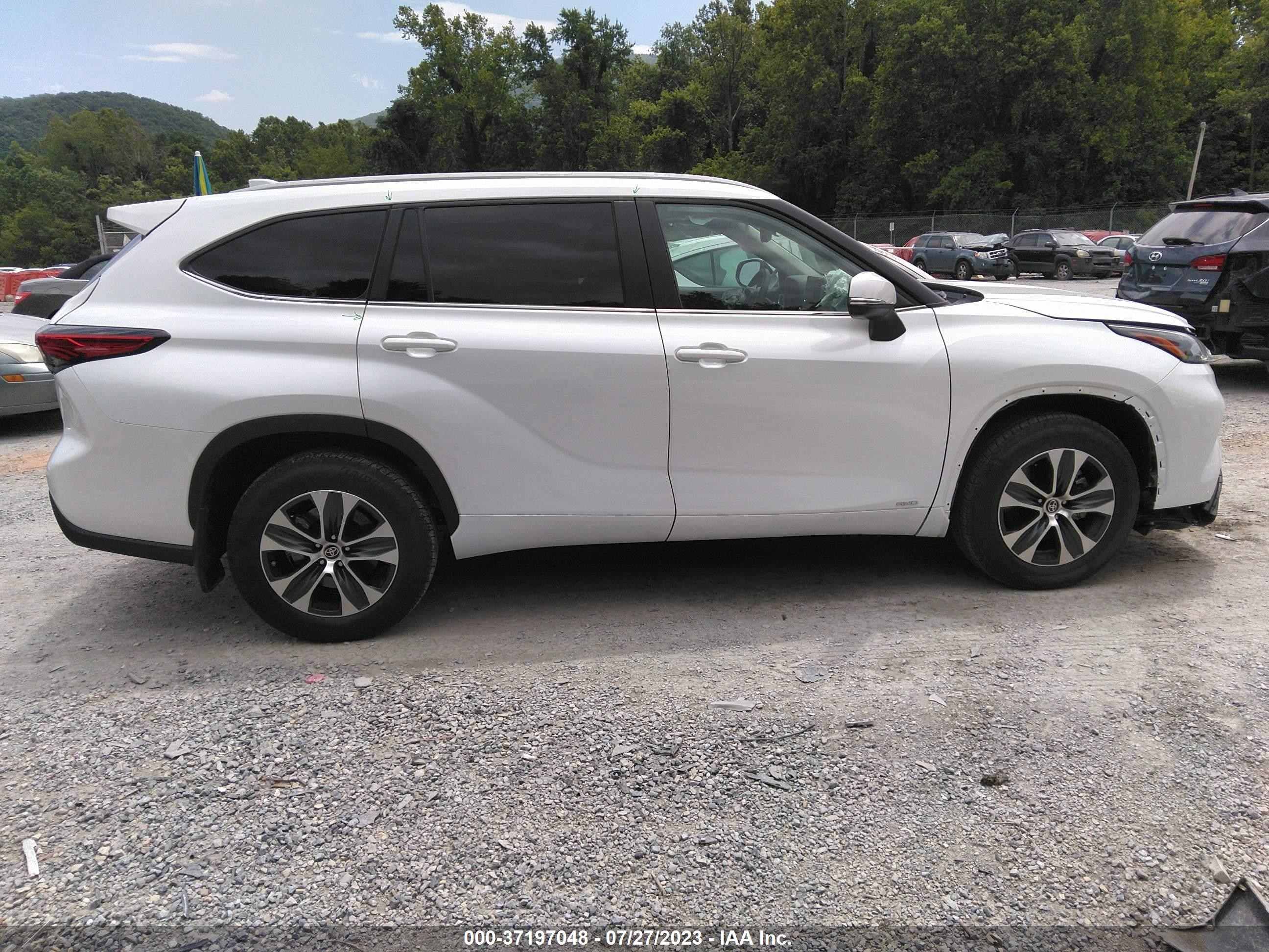 Photo 12 VIN: 5TDKBRCH6PS574649 - TOYOTA HIGHLANDER 