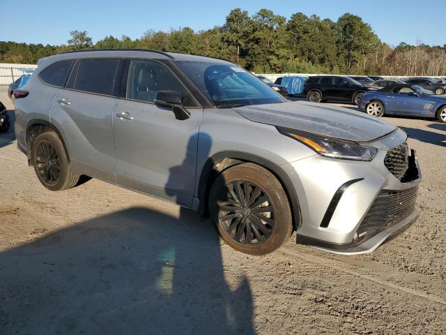 Photo 3 VIN: 5TDKDRAH2RS529563 - TOYOTA HIGHLANDER 