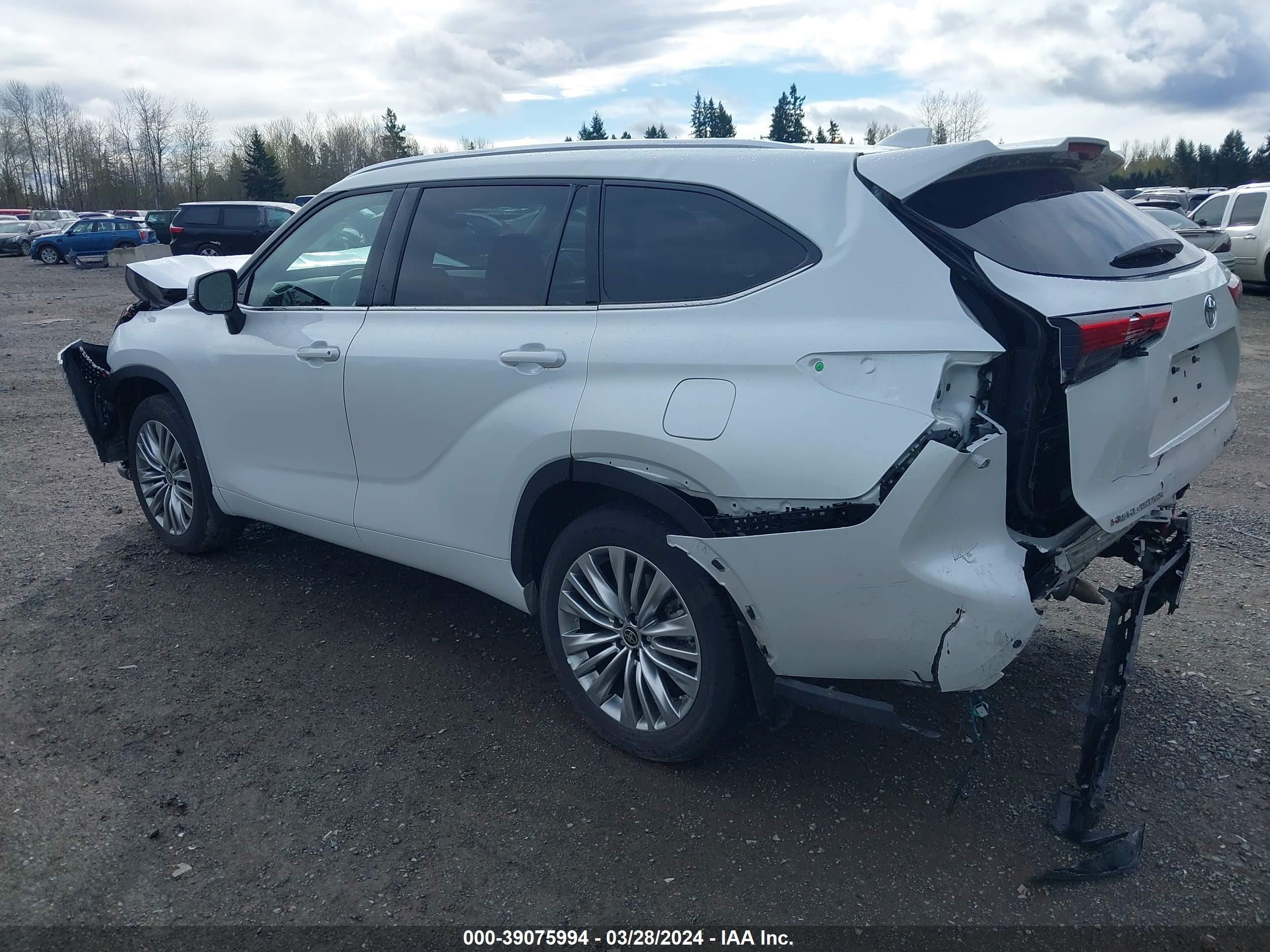 Photo 2 VIN: 5TDKDRBH0PS015450 - TOYOTA HIGHLANDER 