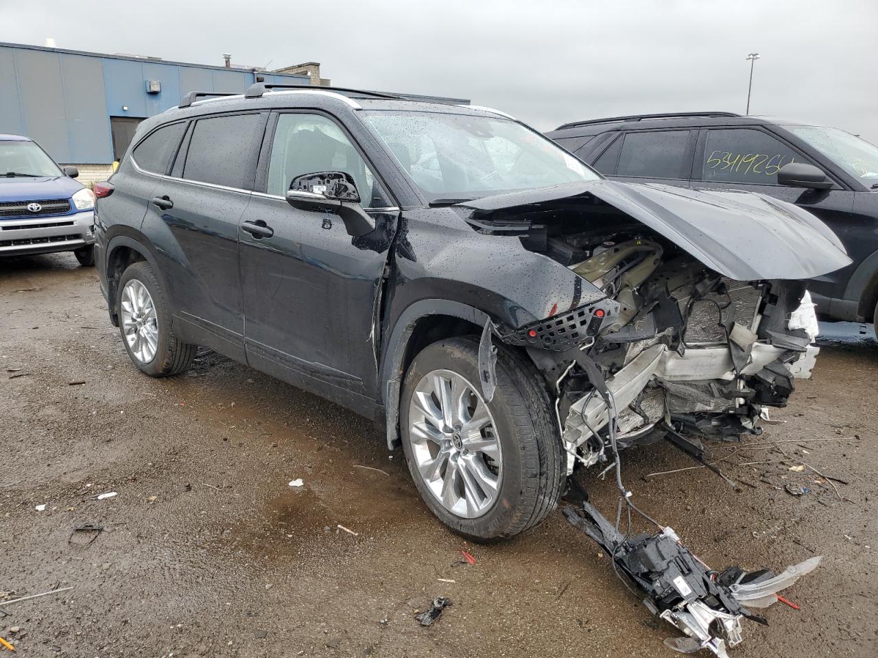 Photo 3 VIN: 5TDKDRBH2PS013585 - TOYOTA HIGHLANDER 