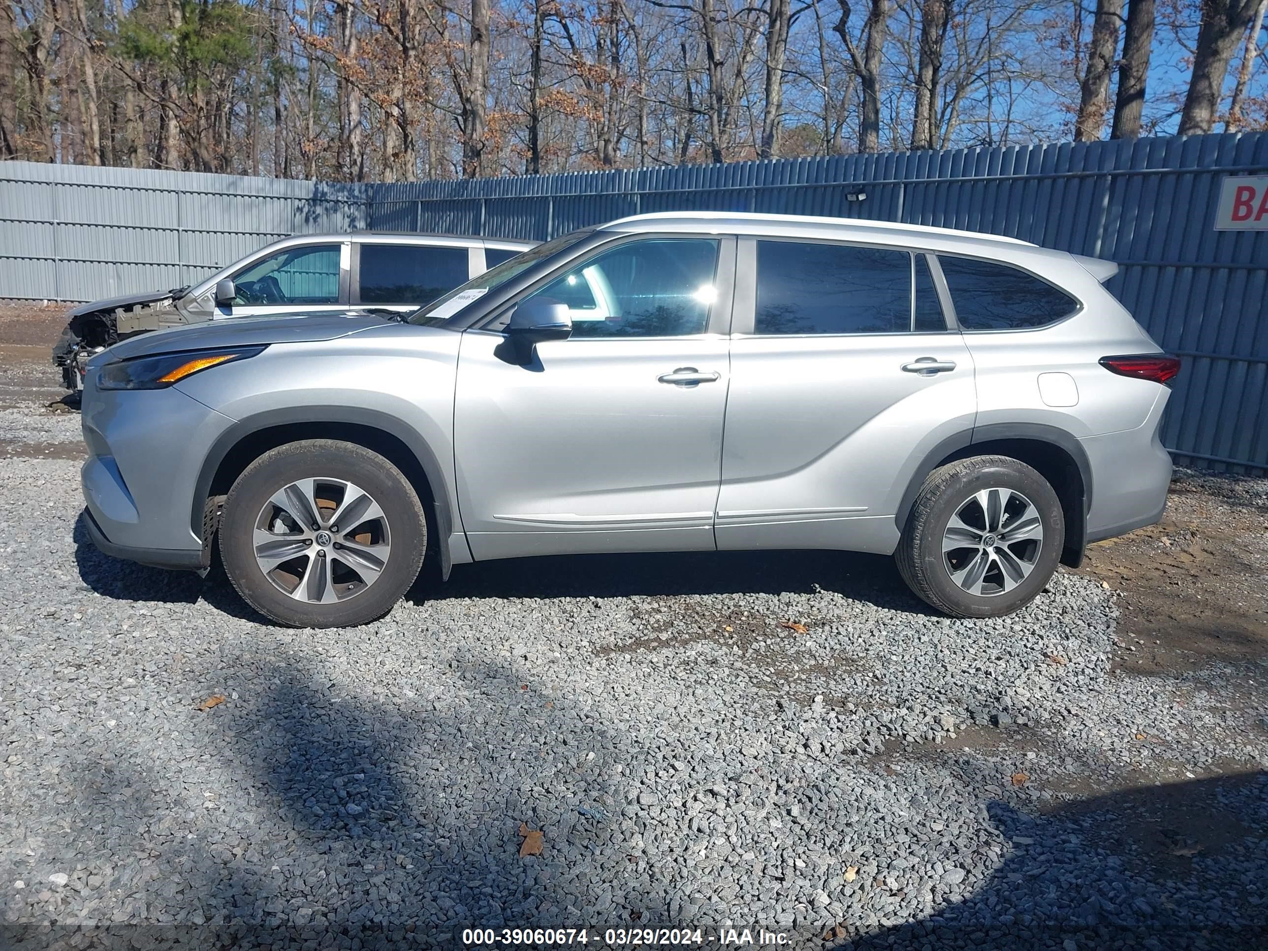 Photo 13 VIN: 5TDKDRBH3PS019735 - TOYOTA HIGHLANDER 