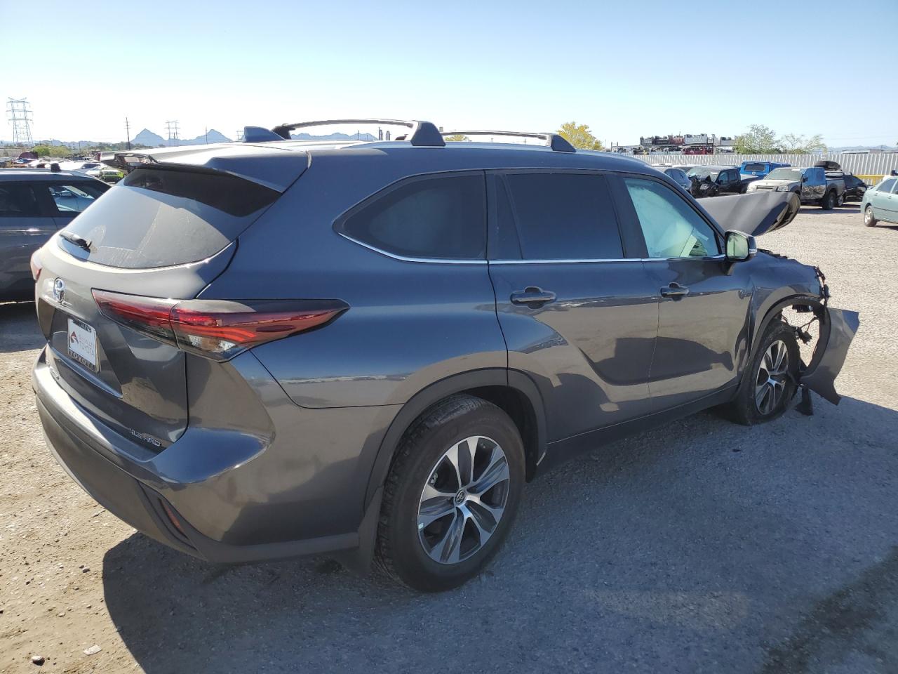 Photo 2 VIN: 5TDKDRBH4RS546766 - TOYOTA HIGHLANDER 